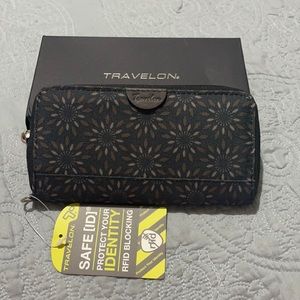 Travelon RFID wallet